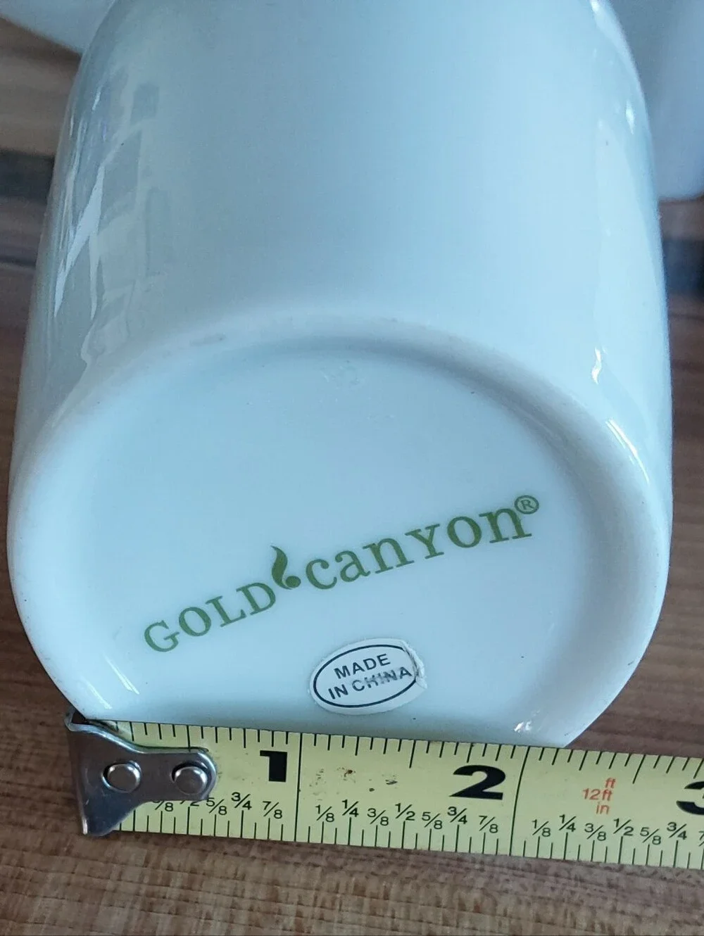 4 WHITE PORCELAIN GOLD CANYON TUMBLERS